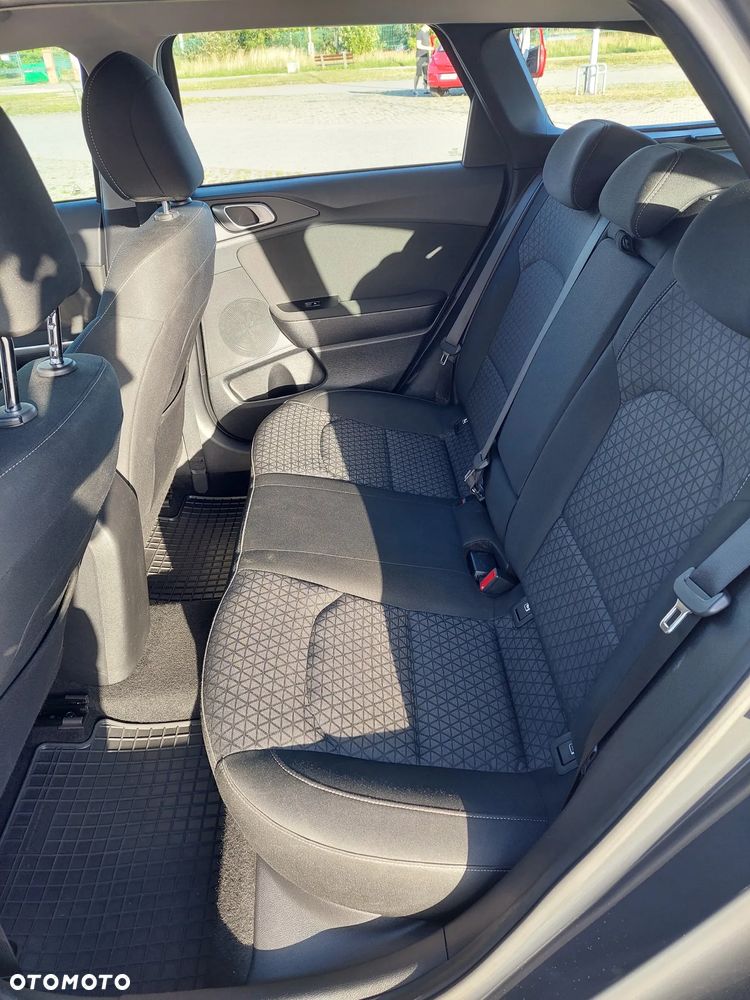 Kia Ceed 1.6 CRDi mHEV M - 19