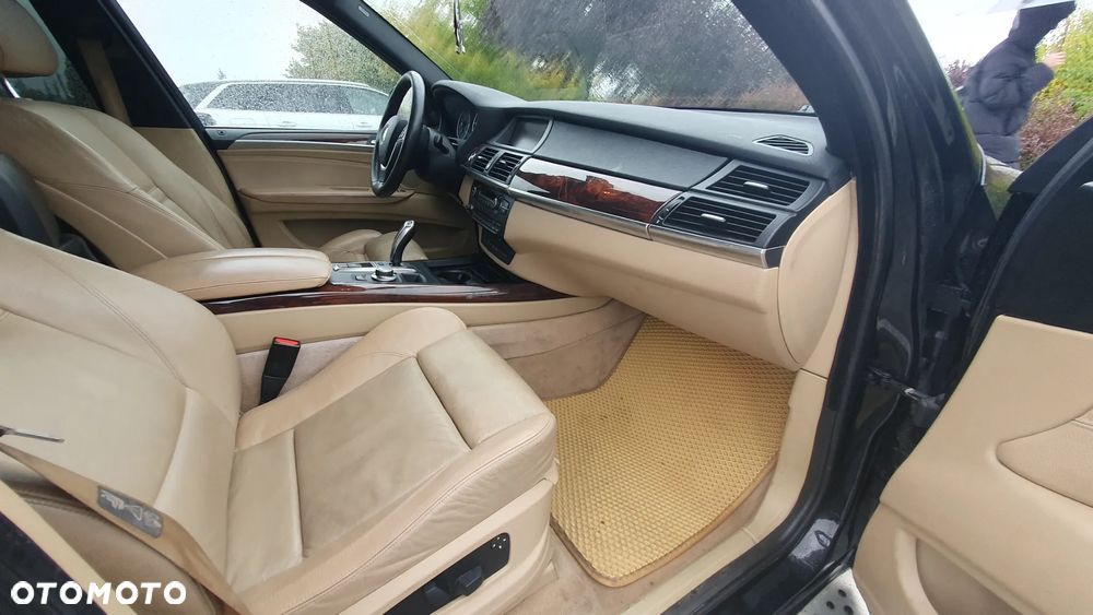 BMW X5 4.8i xDrive - 7