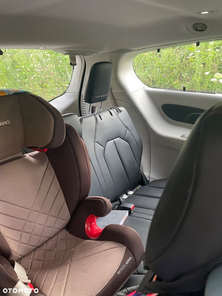 Chrysler Pacifica - 18