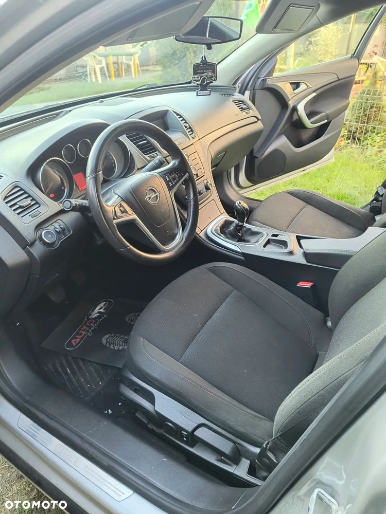 Opel Insignia 2.0 CDTI - 9