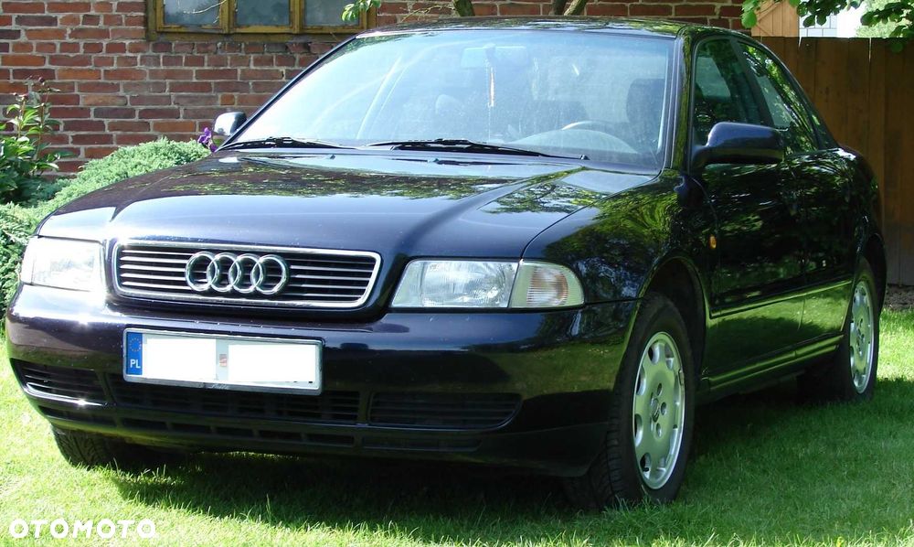 Audi A4 Limousine - 1