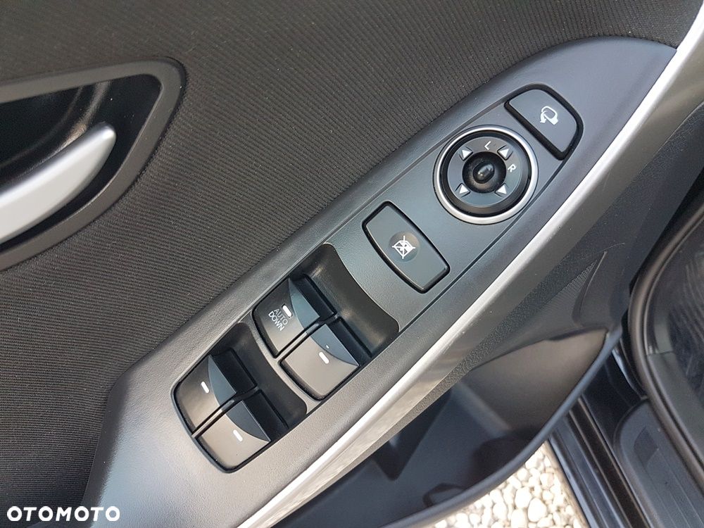 Hyundai i30 i30cw 1.6 Trend - 21