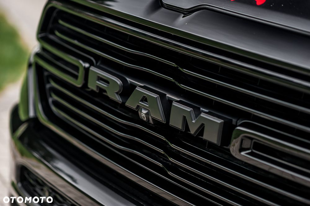 Dodge RAM 5.7 4x4 - 24