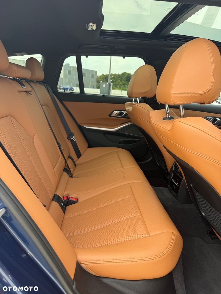 BMW Seria 3 318d Touring M Sport - 21