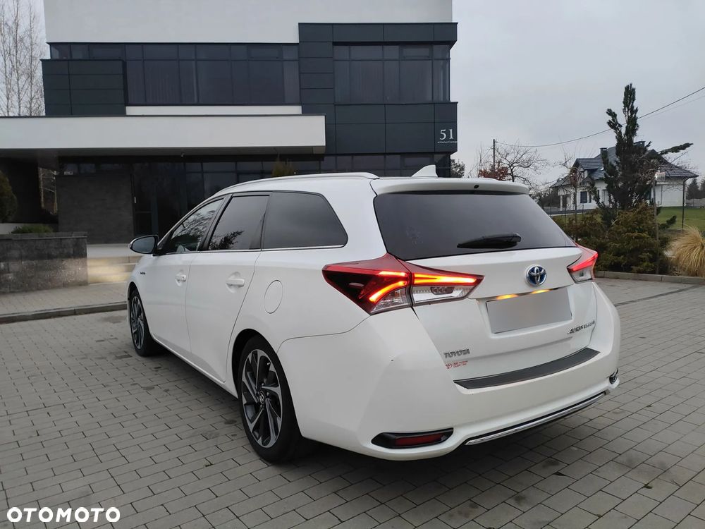 Toyota Auris Hybrid 135 Prestige - 9
