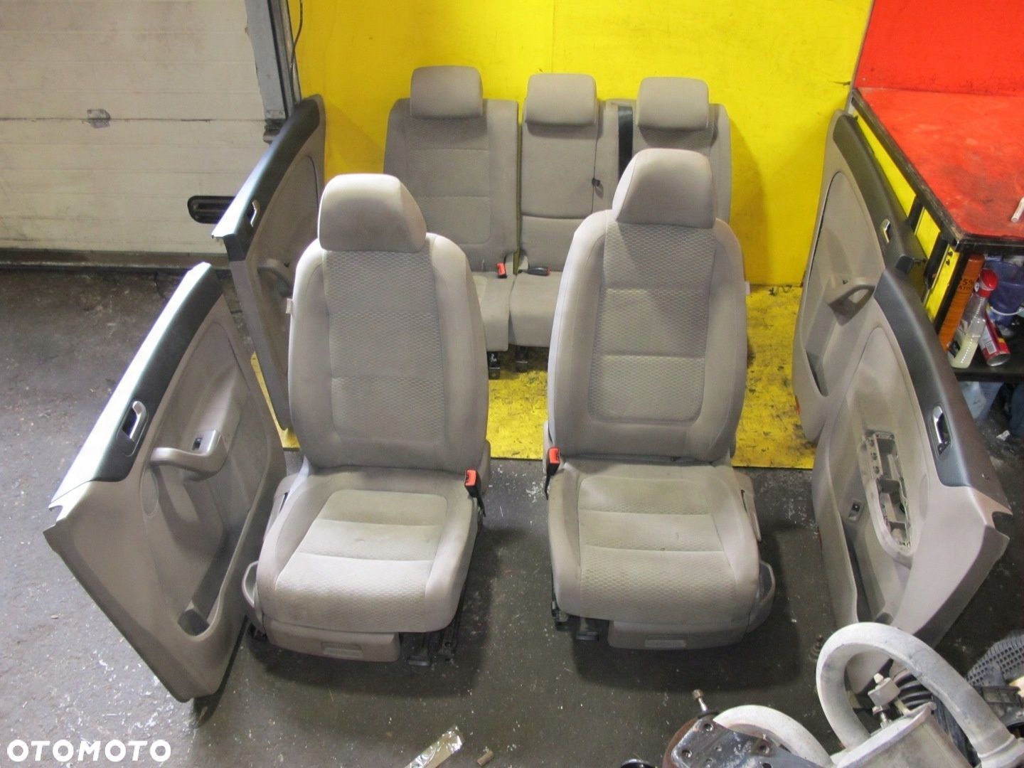 VW GOLF PLUS FOTELE KANAPA BOCZKI DRZWI KPL EU - 1