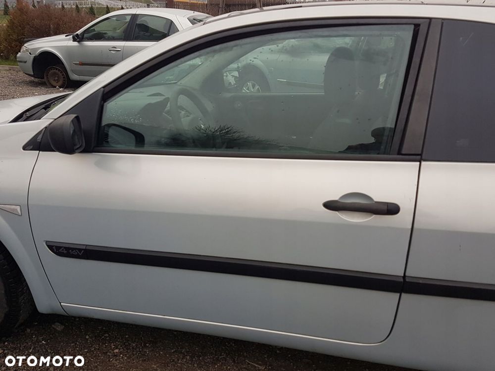 MEGANE II 02- DRZWI LEWE SREBRNE MV632 HB-3D - 2