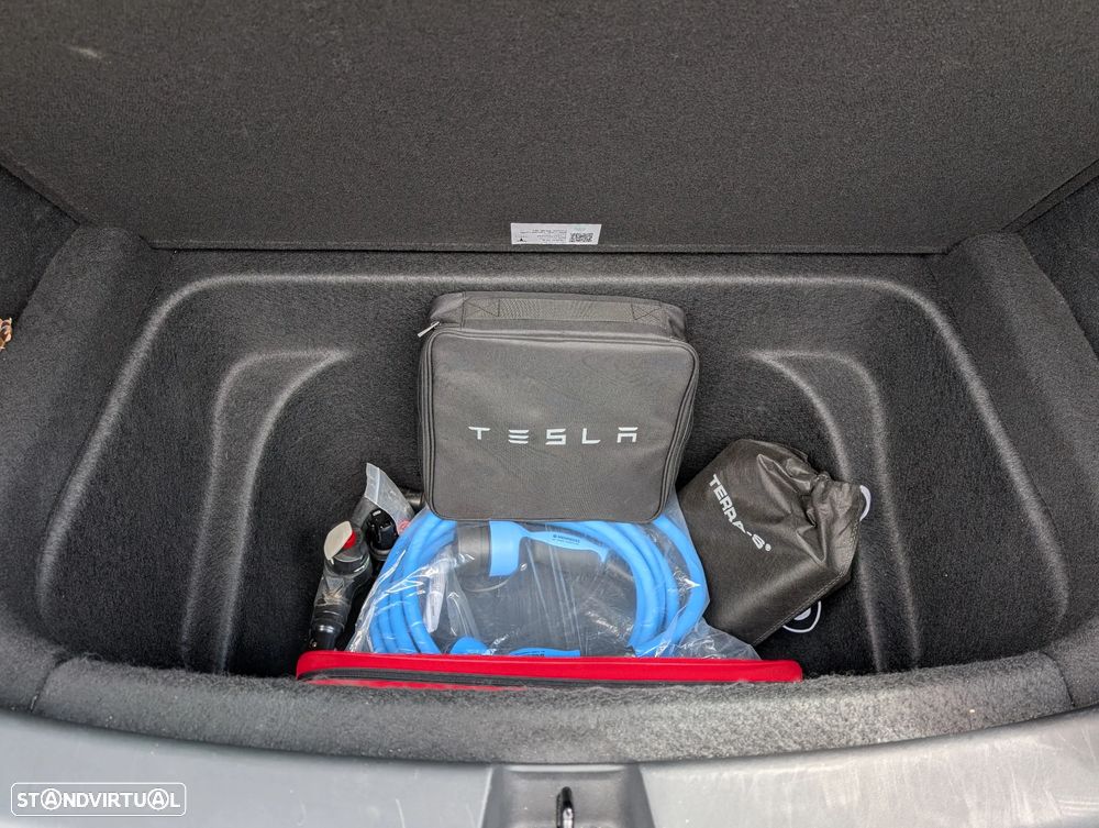 Tesla Model Y Long Range Dual Motor AWD - 10
