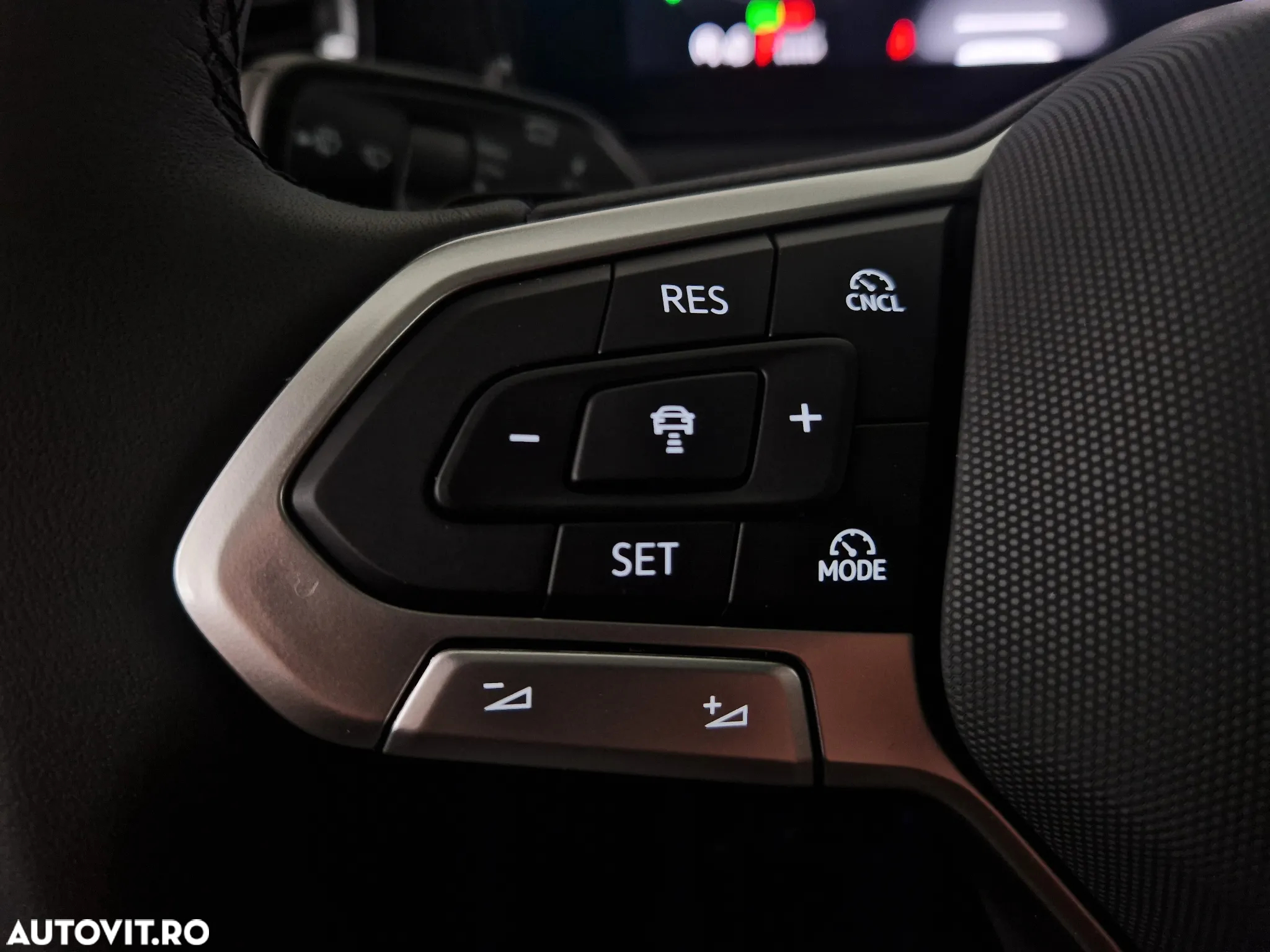 Volkswagen Tiguan - 18