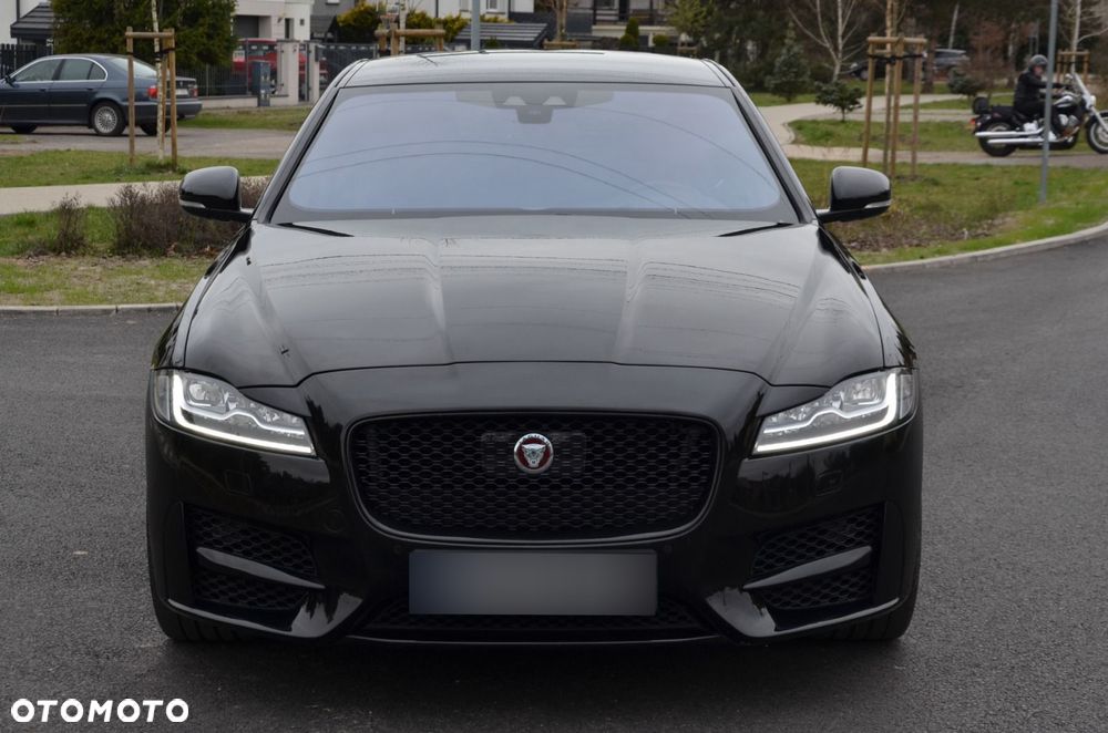 Jaguar XF 3.0 TDV6 R-Sport - 3