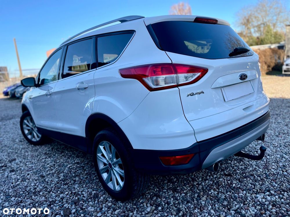 Ford Kuga 2.0 TDCi 2x4 Titanium - 4