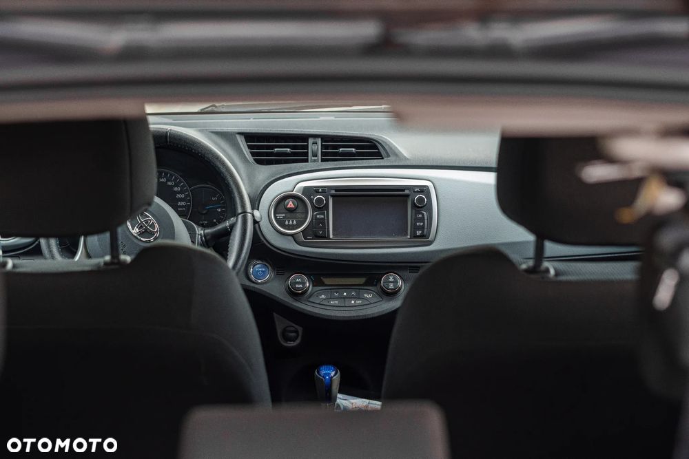 Toyota Yaris Hybrid 100 Life - 15