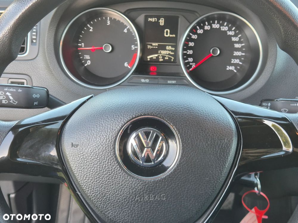 Volkswagen Polo - 13