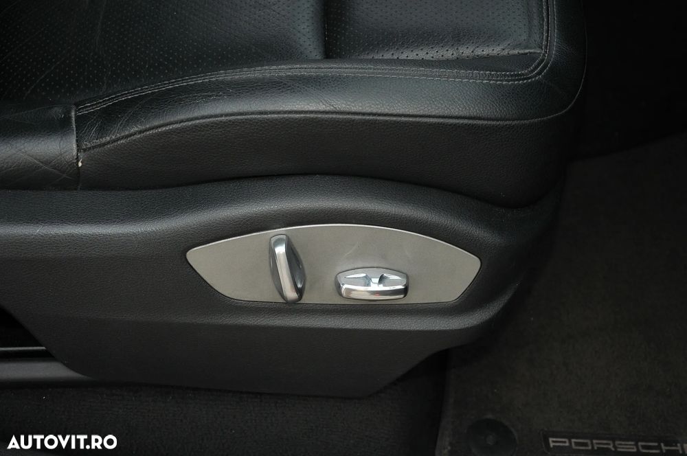 Porsche Cayenne Tiptronic S - 24