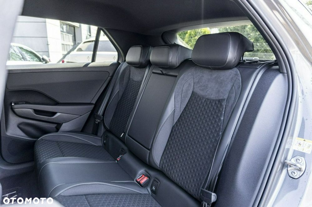 Volkswagen T-Roc - 19
