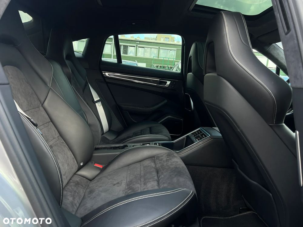 Porsche Panamera - 26