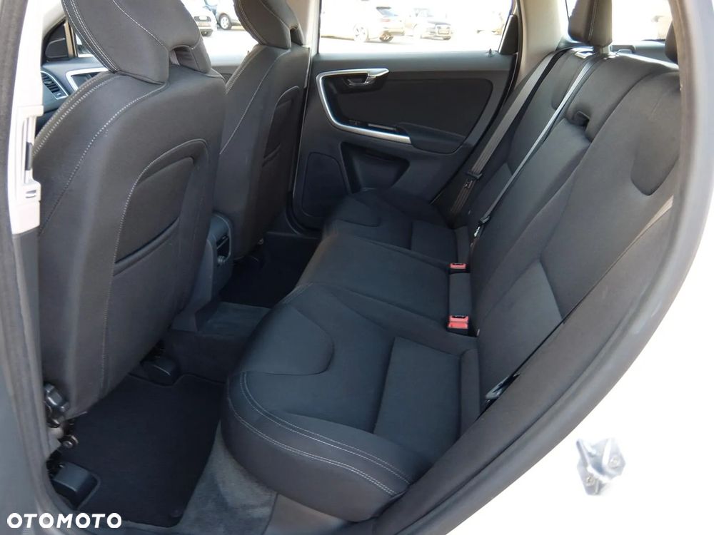 Volvo XC 60 D3 Momentum - 18