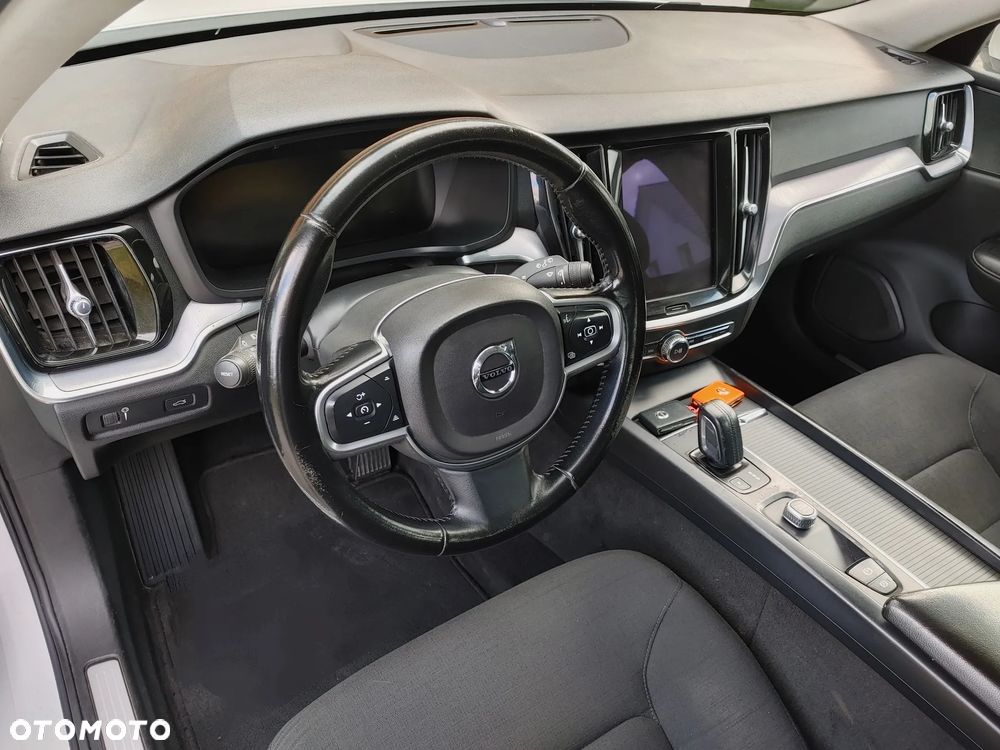 Volvo V60 B3 B Momentum - 6