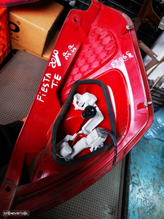 FORD FIESTA 2010 FAROLIM TRÁS ESQ FT065 - 4