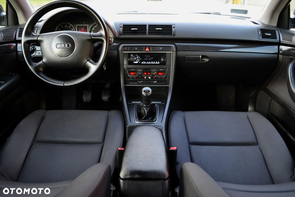 Audi A4 Limousine - 9