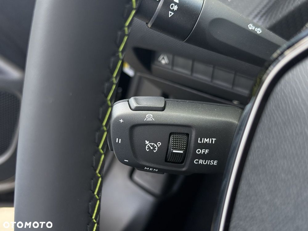 Peugeot 2008 PureTech mHEV GT E-DCS6 - 26