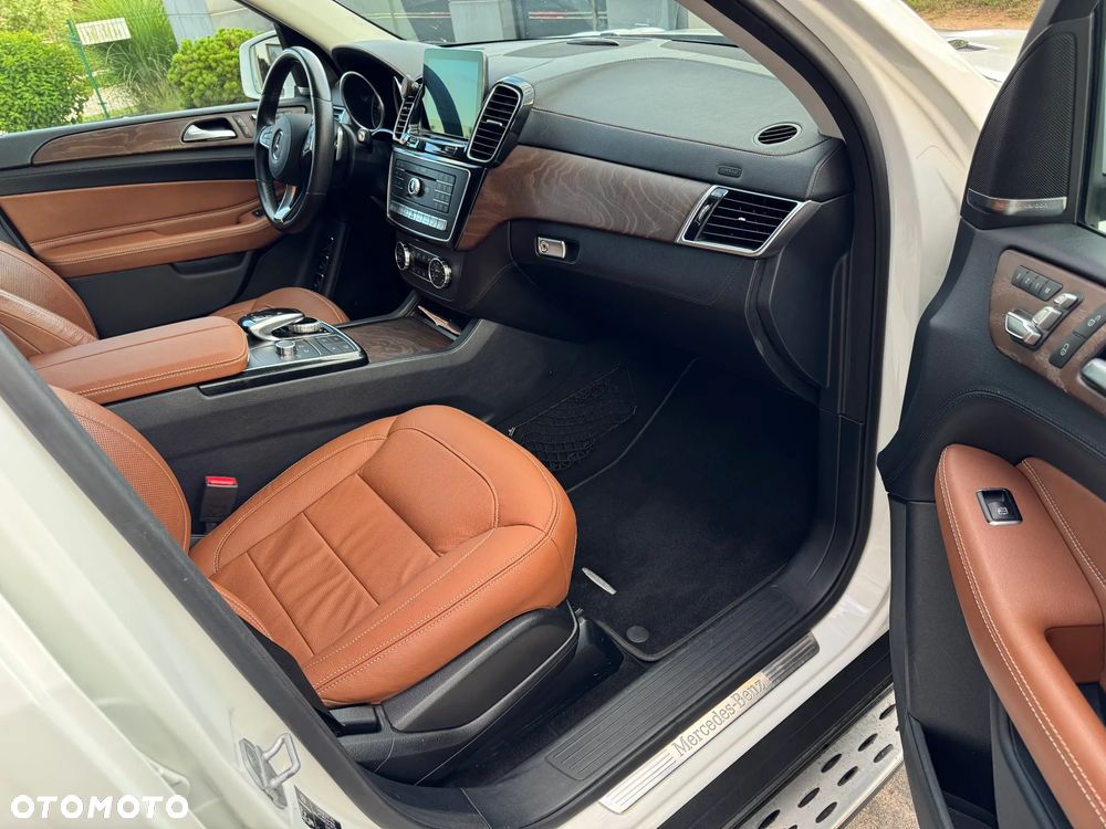 Mercedes-Benz GLS 350 d 4Matic 9G-TRONIC AMG Line - 9