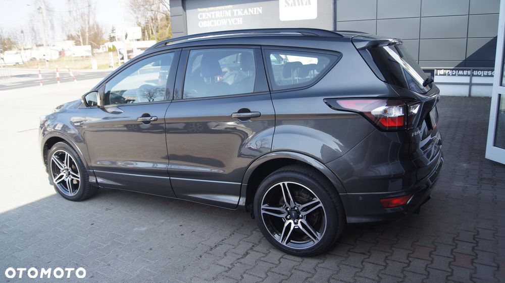 Ford Kuga 1.5 EcoBoost 2x4 ST-Line - 4