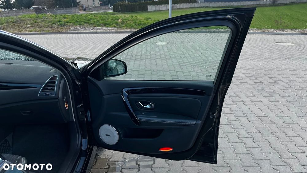 Renault Laguna dCi 150 FAP Start-Stop Bose Edition - 4