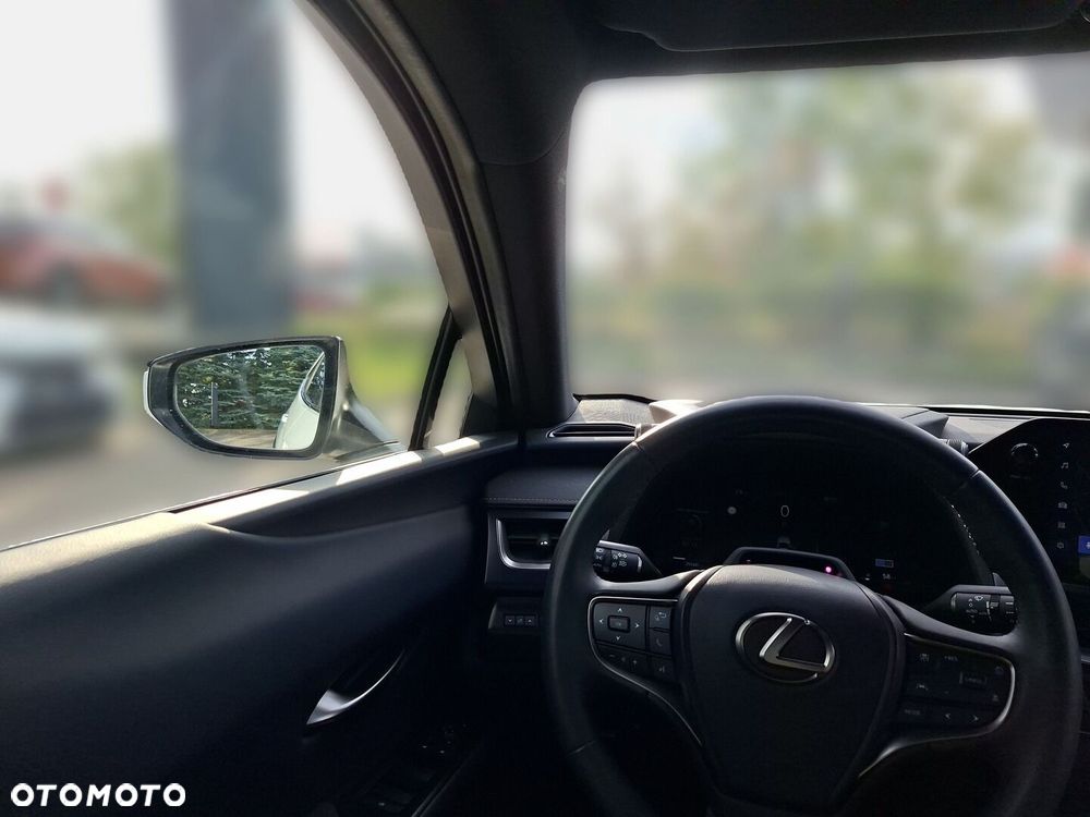 Lexus UX 300h F Sport Design - 27