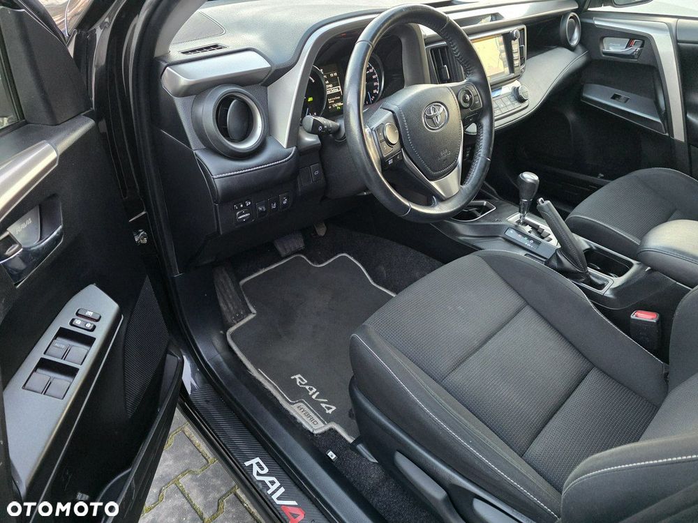 Toyota RAV4 - 9