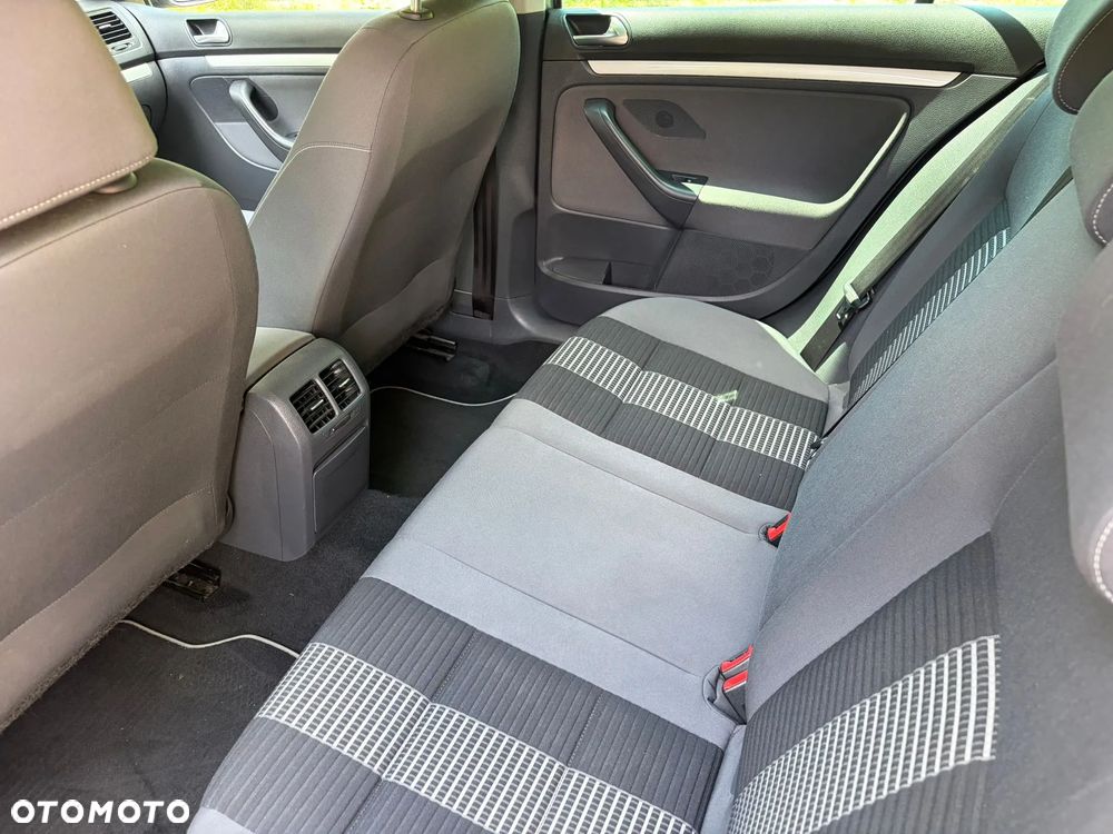 Volkswagen Golf 1.6 United - 26