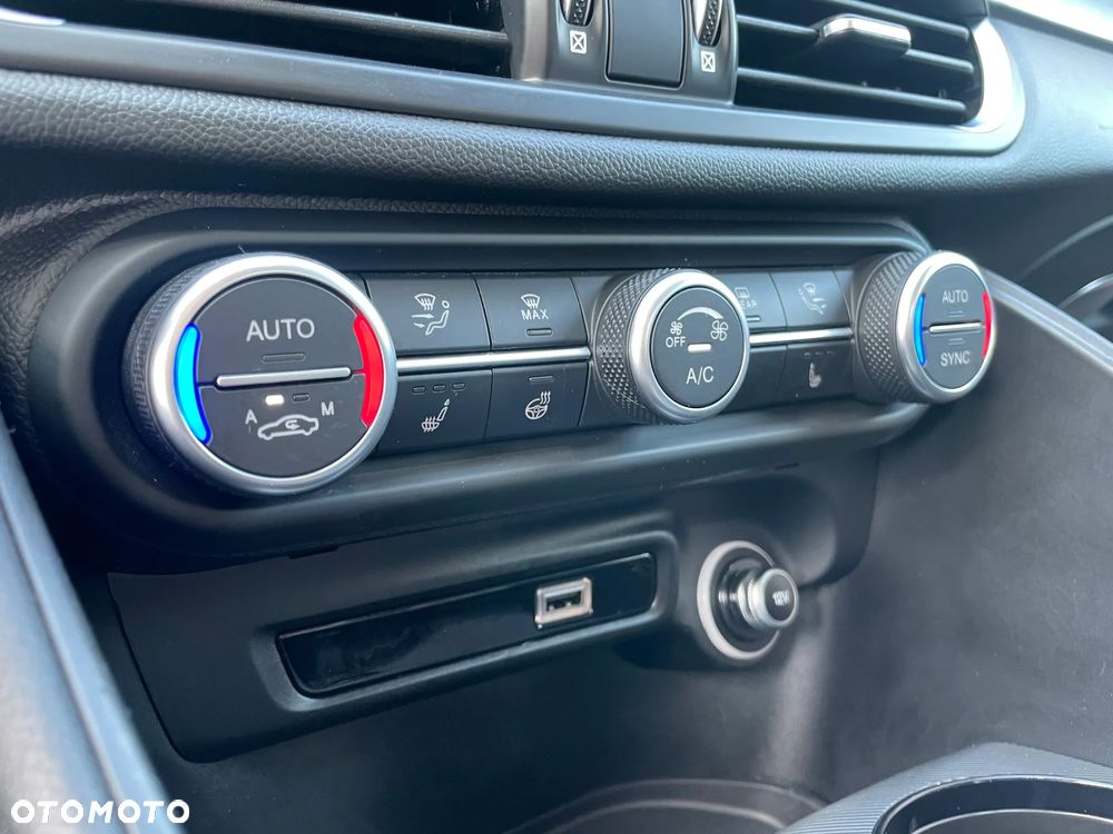 Alfa Romeo Giulia 2.0 Turbo Sprint - 28