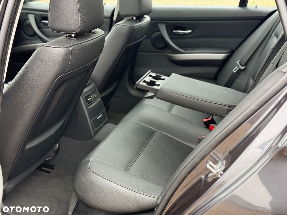 BMW Seria 3 320d DPF - 35