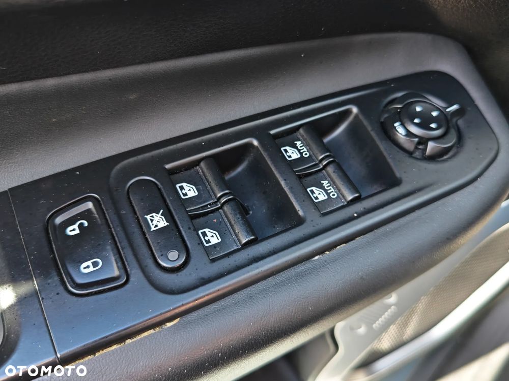 Jeep Renegade 1.4 MultiAir Limited FWD S&S - 22