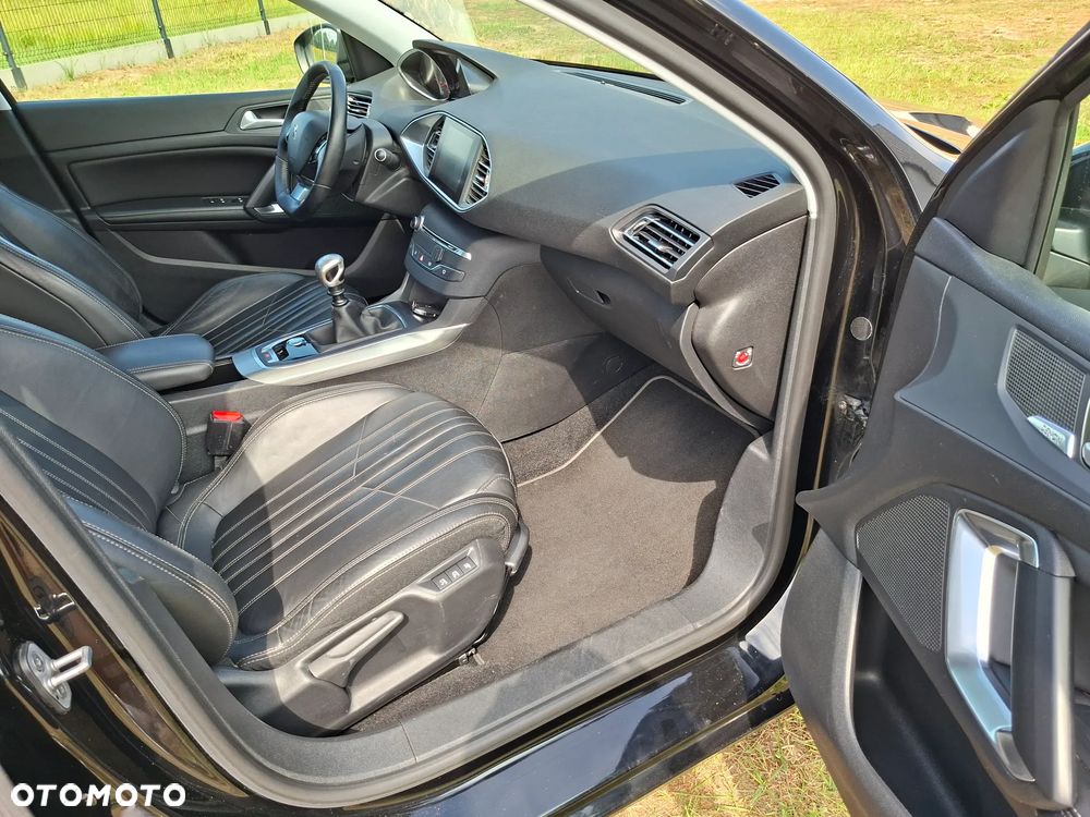 Peugeot 308 1.6 BlueHDi Allure S&S - 20