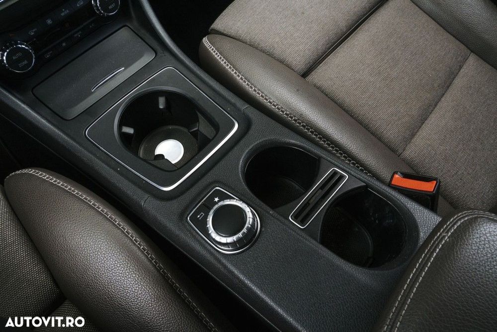 Mercedes-Benz GLA - 19