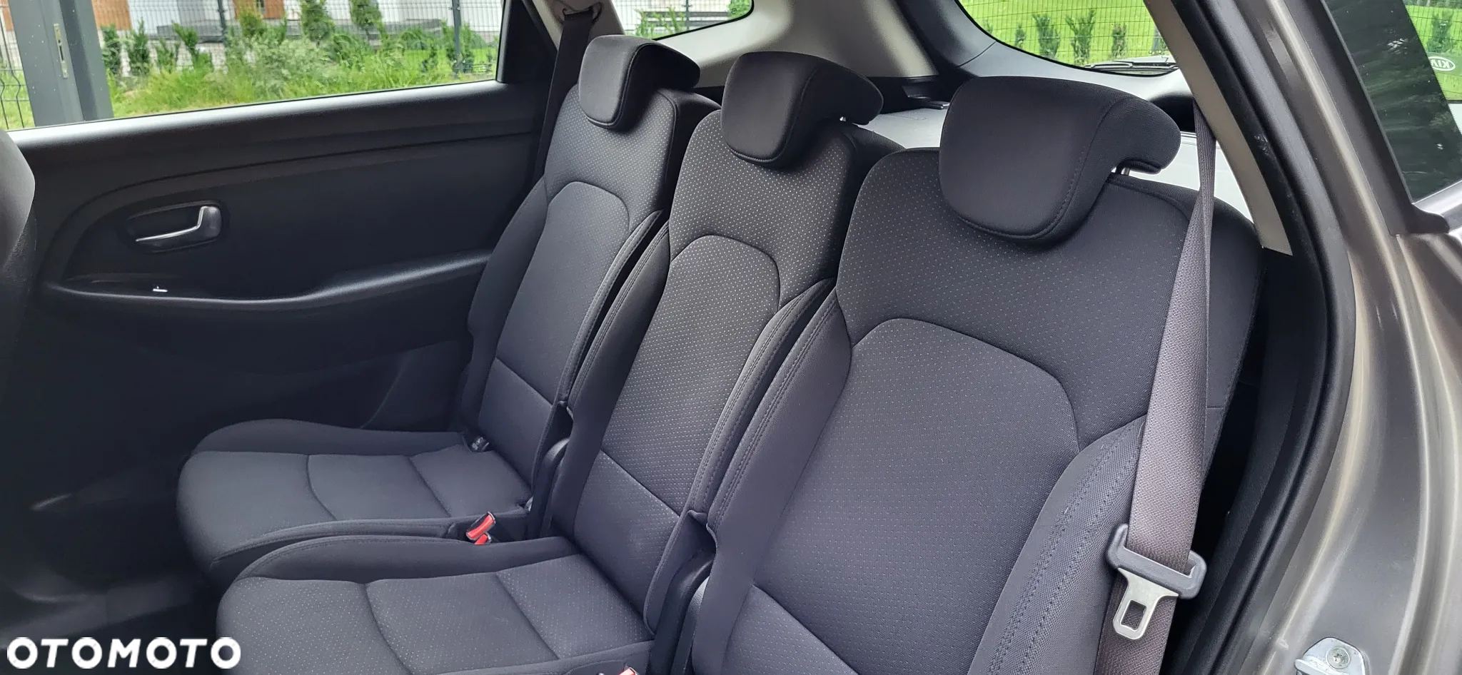 Kia Carens 1.6 GDI L - 10
