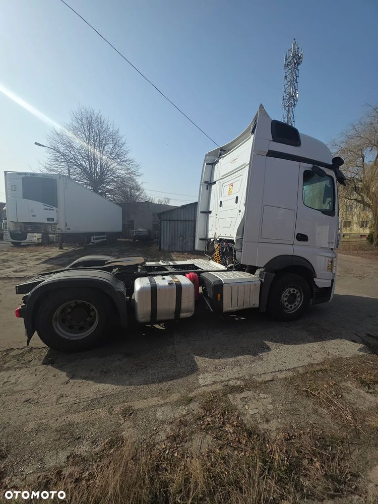 Mercedes-Benz 1845 - 9