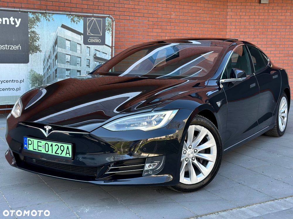 Tesla Model S - 4