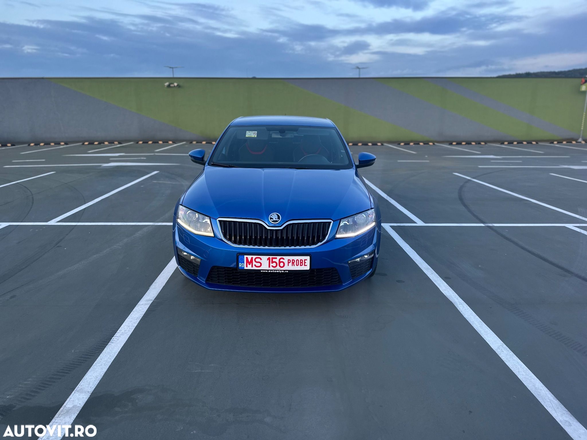 Skoda Octavia 2.0 TDI RS DSG - 1