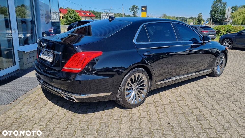 Hyundai Genesis - 4