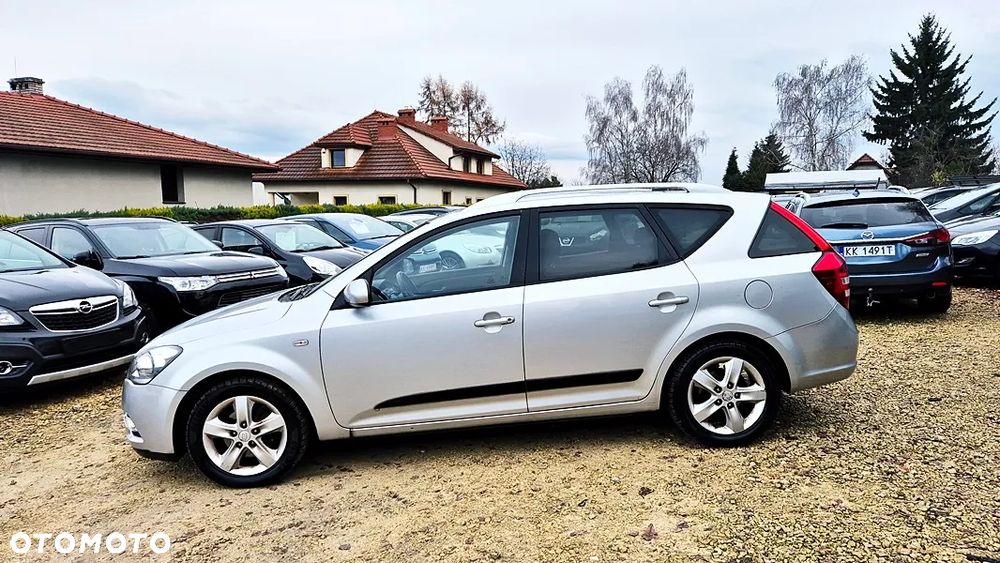 Kia Ceed 1.4 CVVT Dream-Team Edition - 26
