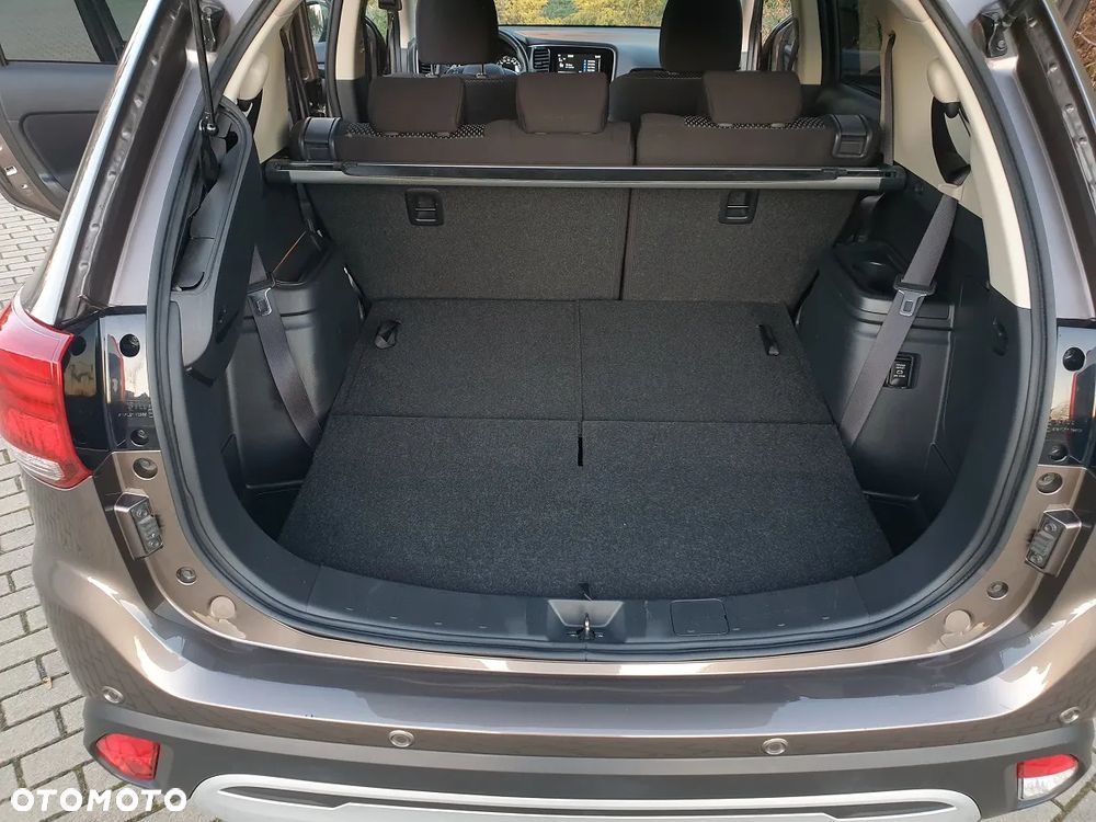 Mitsubishi Outlander 2.0 Instyle Navi 4WD CVT - 12