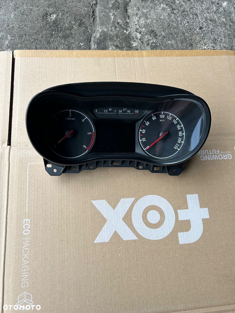 Opel Corsa E lift licznik 1.3 diesel 39129459 - 1