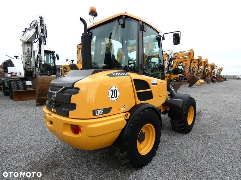 Volvo L20F Z Niemiec / Tylko 2.300mtg / Stan Idealny / - 6