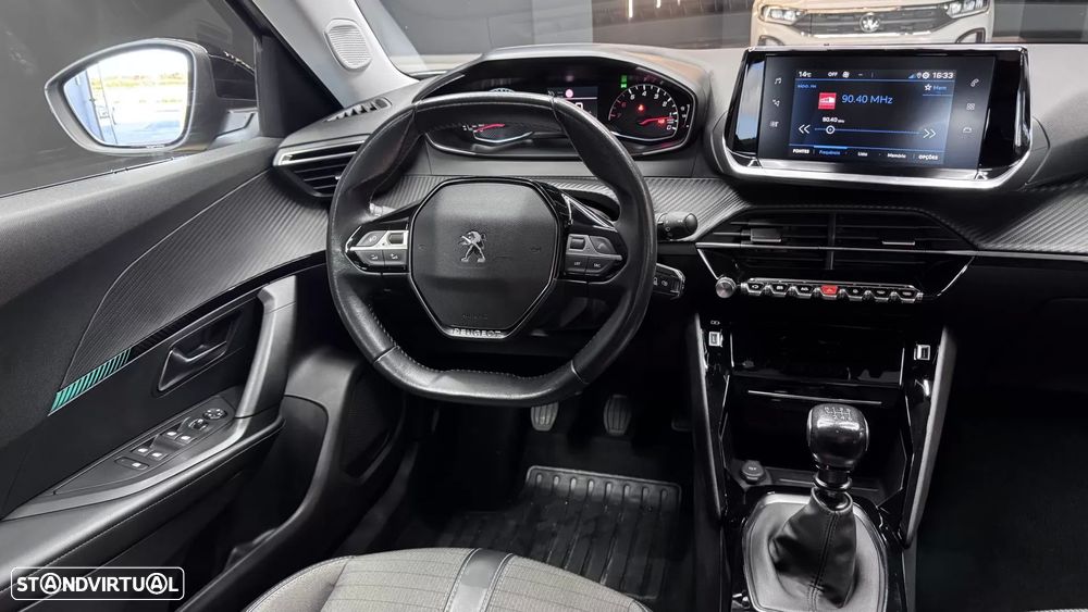 Peugeot 2008 1.2 PureTech Allure Pack - 21