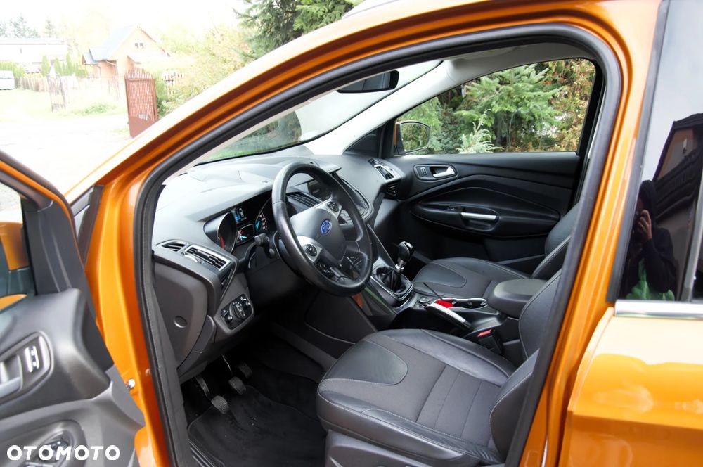 Ford Kuga 2.0 TDCi 2x4 Titanium - 18