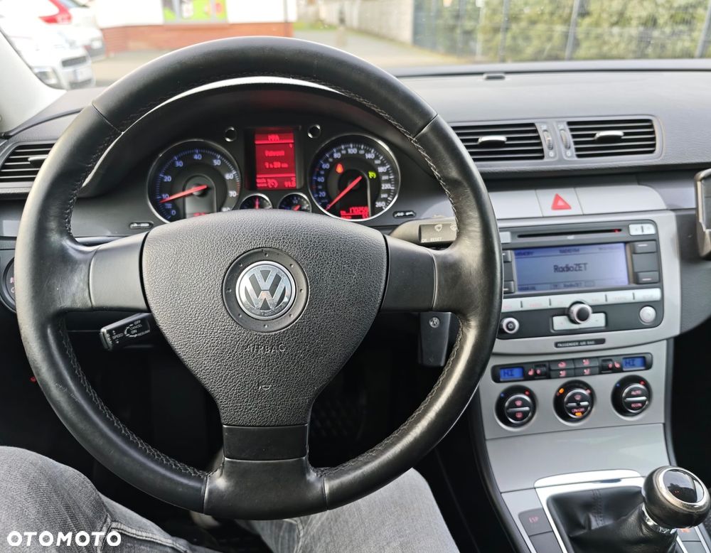 Volkswagen Passat 1.6 FSI Comfortline - 20