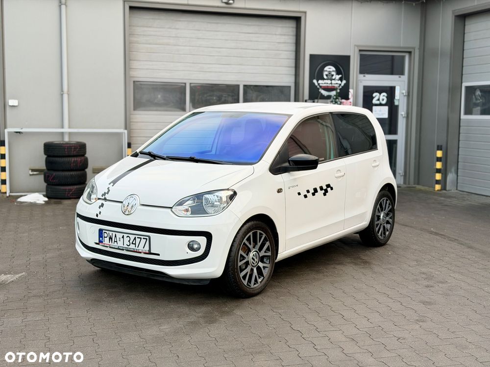 Volkswagen up! BlueMotion Technology street - 13