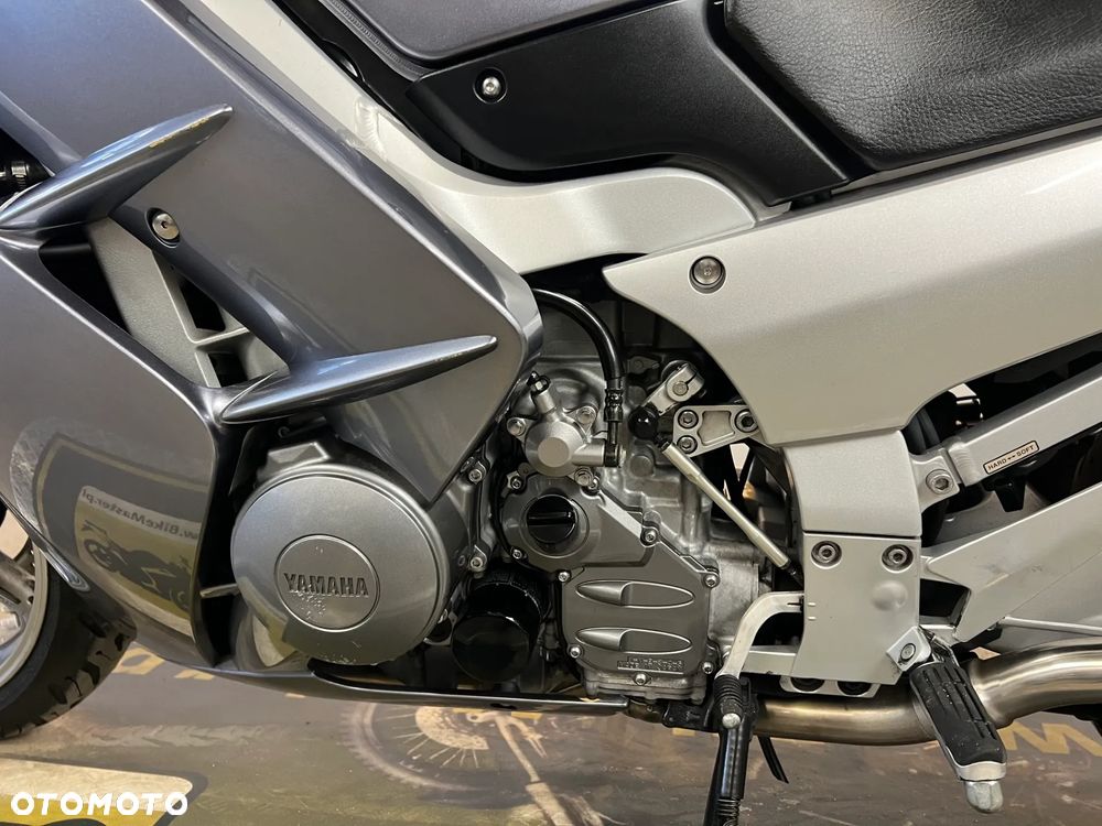 Yamaha FJR - 26